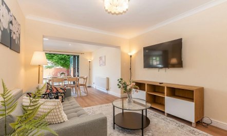 The Chessington Retreat 3