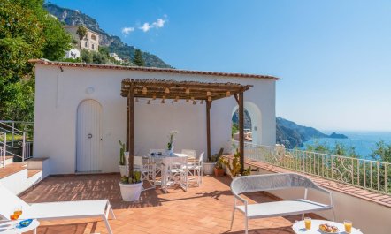 Sunshine on Amalfi 3