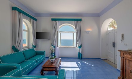 Sunshine on Amalfi 1