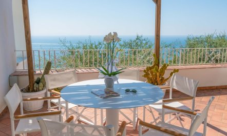 Sunshine on Amalfi 4