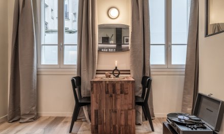 The Auteuil Embrace 1