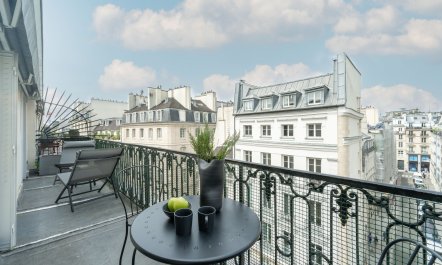 Un Balcon Avec Vue 2