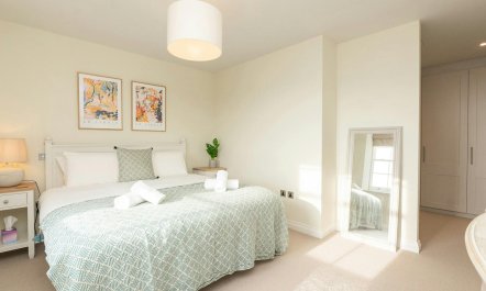 The Georgian Embrace 6