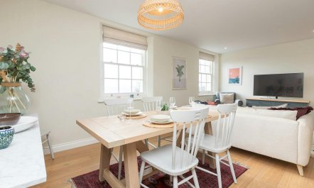 The Georgian Embrace 3