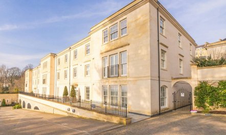 The Georgian Embrace 1