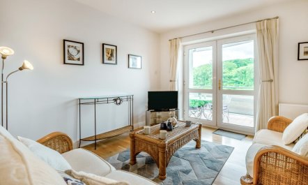 2 Bed in Newport 1