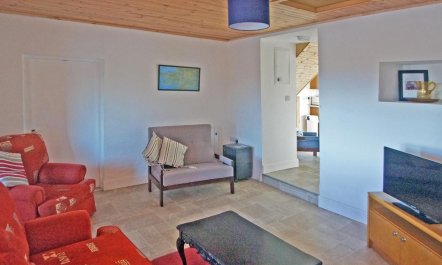 3 Bed in Roundstone 2