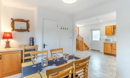 3 Bed in Roundstone 5