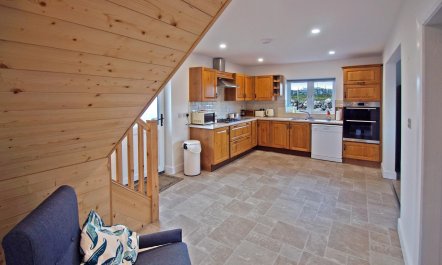 3 Bed in Roundstone 3