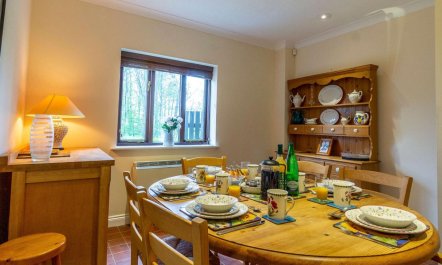 4 Bed in Burnham Deepdale 9