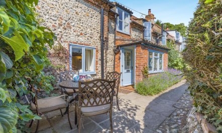 2 Bed in Holt 3