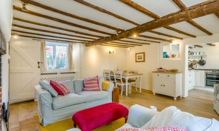 2 Bed in Holt 9