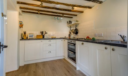 2 Bed in Holt 1