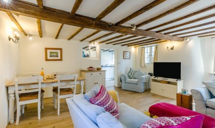 2 Bed in Holt 2
