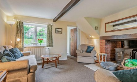 2 Bed in Salthouse 2