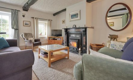 2 Bed in Little Clifton 1