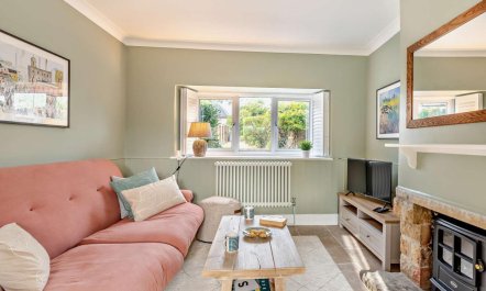 2 Bed in Burton Bradstock 2