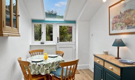 6 The Poplars, Hawkcombe 8