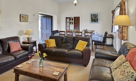 The Barn at Rainsbury House, Upton 4