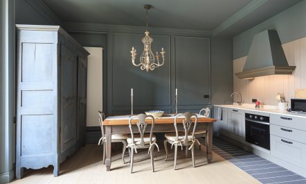 The Courtyard of Elegance 3