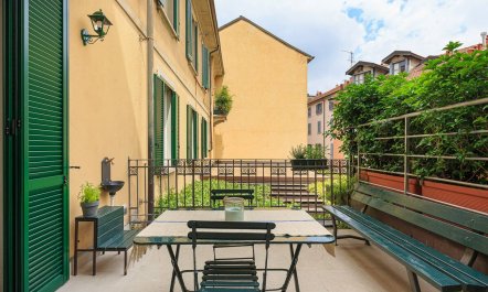 The Courtyard of Elegance