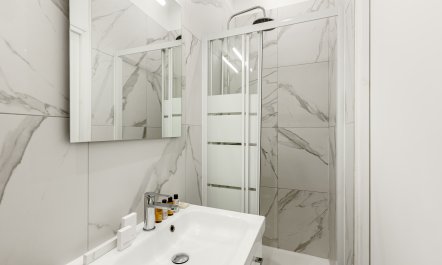 The Vibrancy of Marais 9