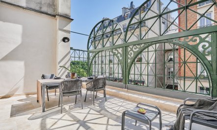 Sunlight in Paris 1