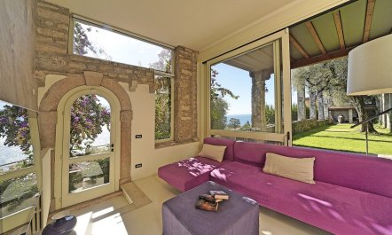 The Garden by the Lake 9