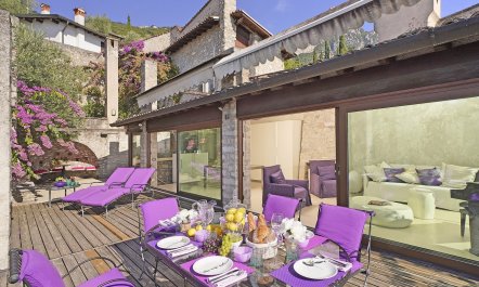 The Garden by the Lake 4