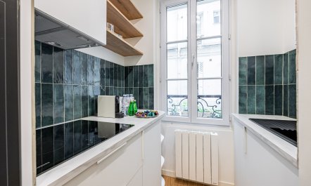 Walking in Montmartre 1