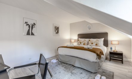 Les Plaisirs de la Vie 8