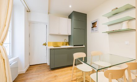 Montmartre Delight 6