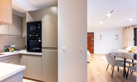 A Parisian Hideout 1