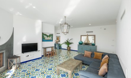 Sorrento Jewel 8