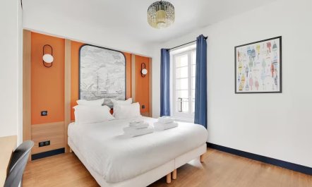 The Parisian Perch 1