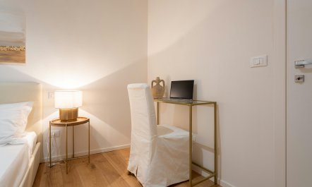 Florentine Flourish 1