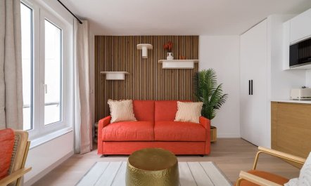 Au pied de la Tour Eiffel