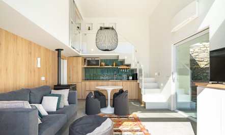 Lovely Lake Living 1