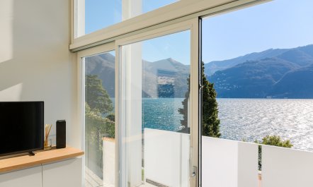 Lovely Lake Living 4