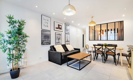 Parisian Monochromatic 2