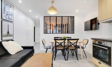 Parisian Monochromatic 4