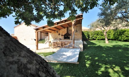 Charming Sicilian Hideout 9