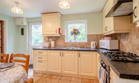 2 Bed in Glengarriff 4