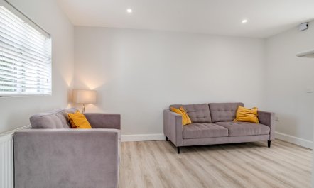 3 Bed in Tomnahealy Little 7