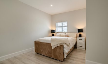 3 Bed in Tomnahealy Little 8