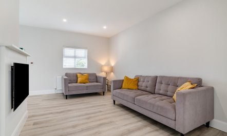 3 Bed in Tomnahealy Little 5