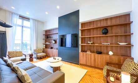 Champs-Élysées Luxury 2