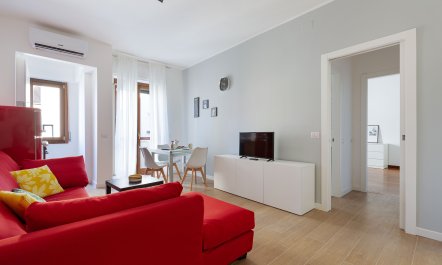 Walk along the Navigli 4