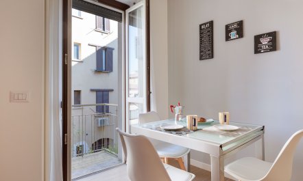 Walk along the Navigli 5