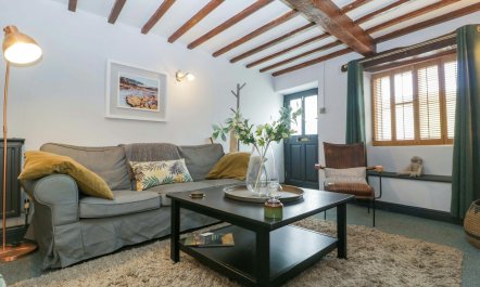 Cotswold Courtyard Garden